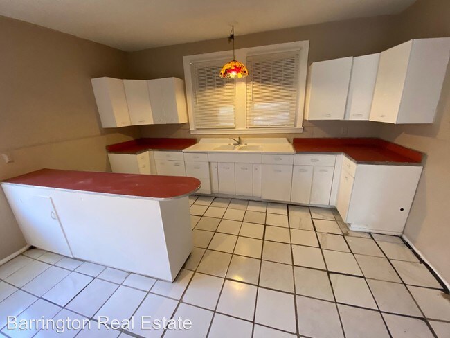 Building Photo - 4 br, 2 bath House - 104 Henley Street