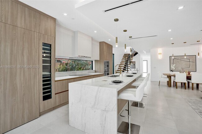 Building Photo - 1825 NE 26th Ave