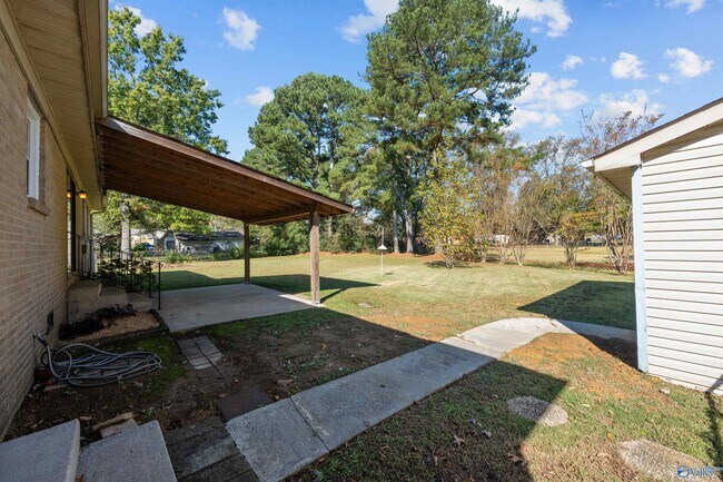 Building Photo - 1007 Heard Ct SE