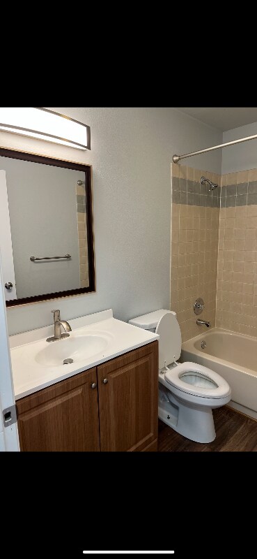 Building Photo - 981 E Snohomish Ave