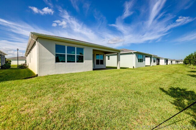 Building Photo - 12712 SW Eleanor Dr