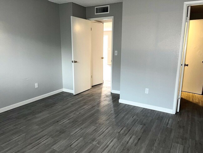 Building Photo - 3352 W Harmont Dr