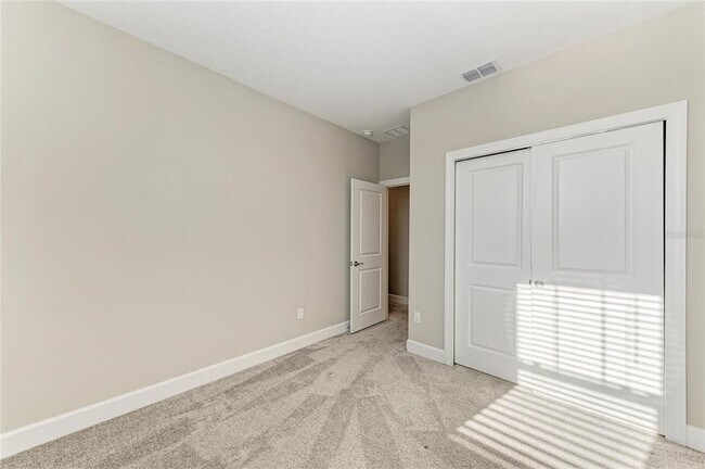 Building Photo - 13827 Green Hammock Pl