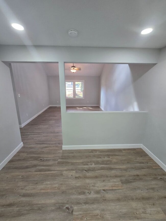 Building Photo - FULLY REMODELED 3 BR HOUSE IN PRINCE GEORG...