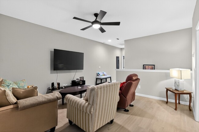 Building Photo - 17523 Promenade Dr