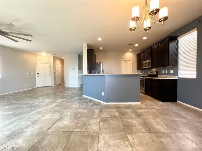Building Photo - 930 Safe Sapphire Way