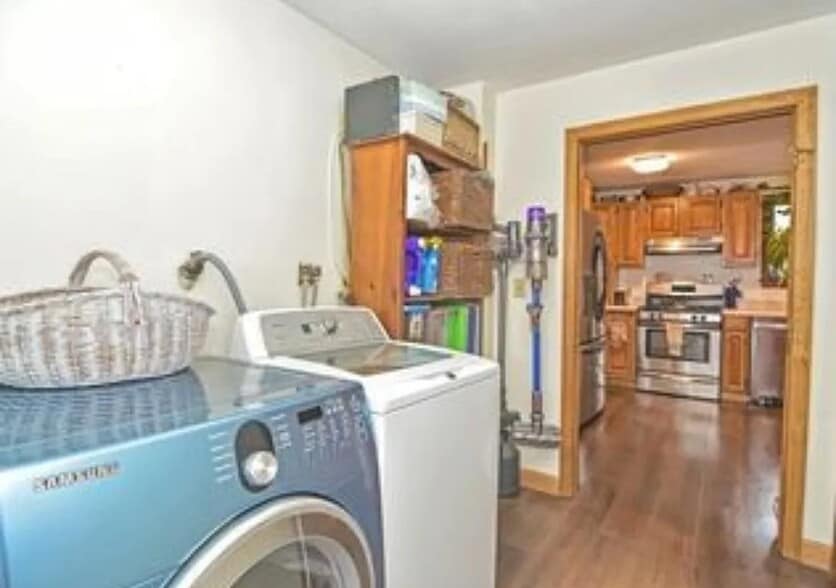 Building Photo - 393 Kelley Blvd