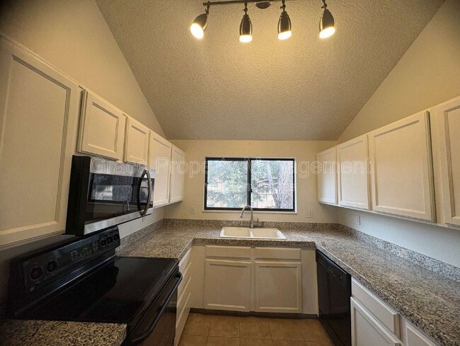 Building Photo - 226 Wright St