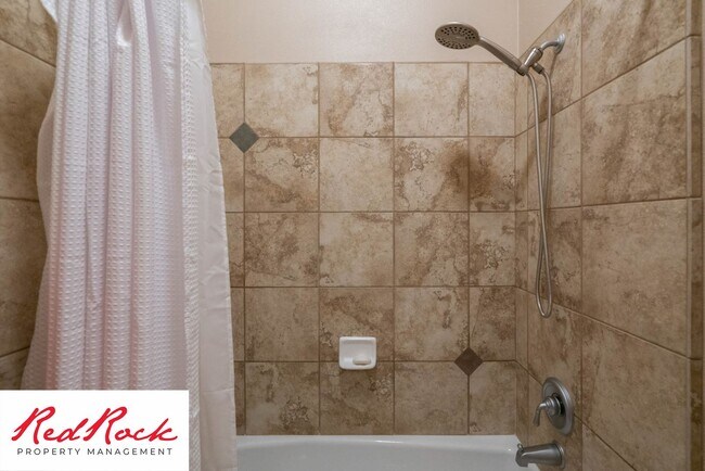 Building Photo - Minimally Furnished home in Little Valley!