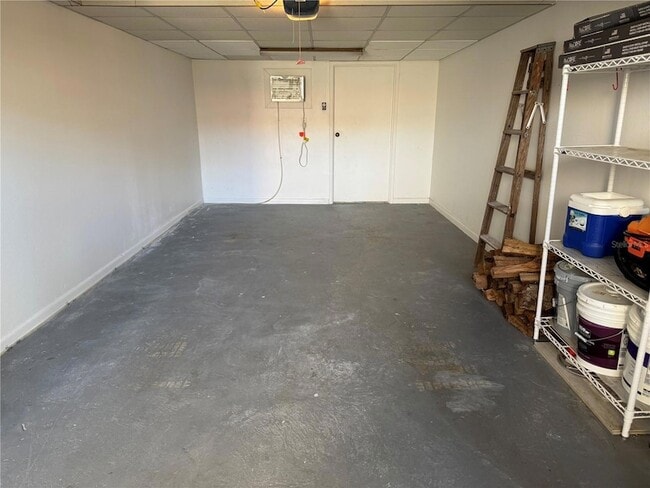 Building Photo - 113 1st St E