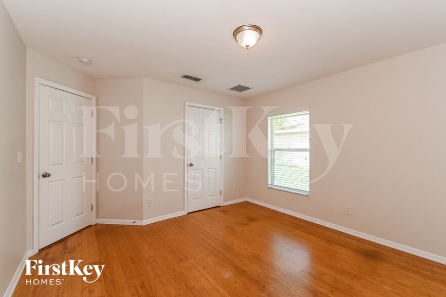 Building Photo - 2018 SW 31st Terrace