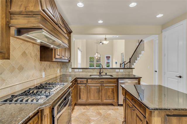 Building Photo - 4709 Bayview Dr