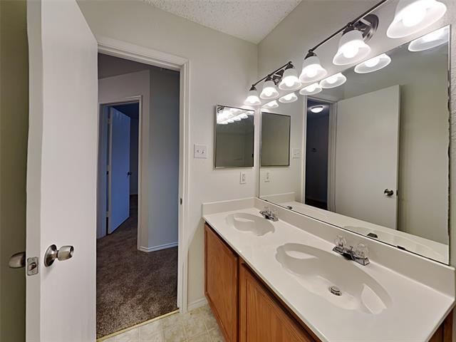 Building Photo - 4059 Hunters Creek Dr