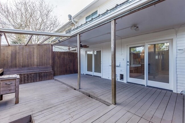 Building Photo - 20357 Fieldtree Dr