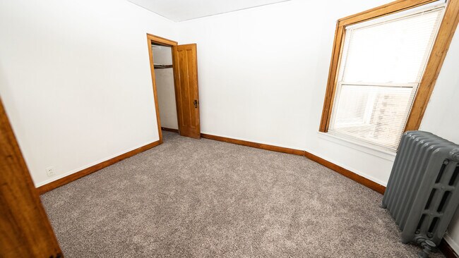 Building Photo - 1216 N Springfield Ave