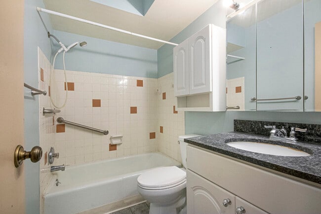 Building Photo - 5671 Christie Ave - Gorgeous 4 Bed