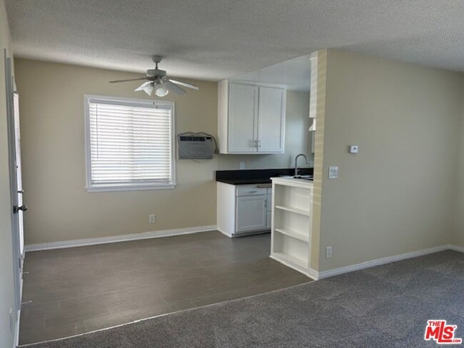 Building Photo - 1428 S Bedford St