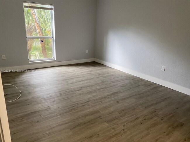 Building Photo - 8950 SW 69th Ct