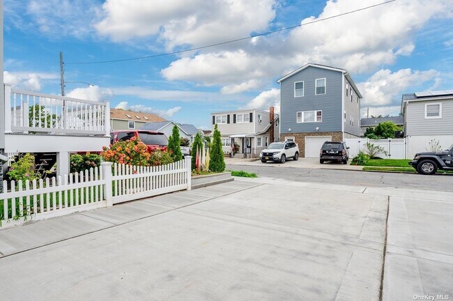 Building Photo - 40 Kildare Rd