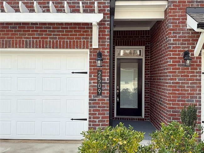 Building Photo - 2509 Oakbourne Ln