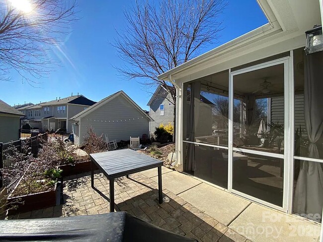 Building Photo - 2410 Woodward Ave