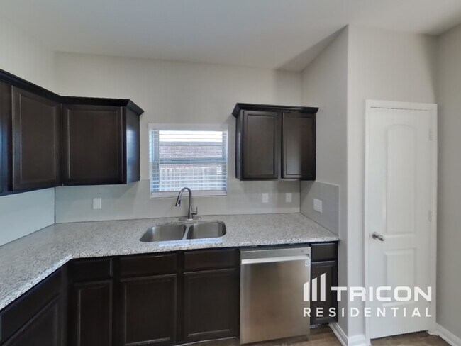 Building Photo - 1517 Millennium Dr