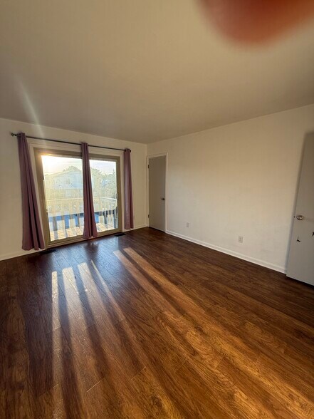 Building Photo - 9510 18th Bay St