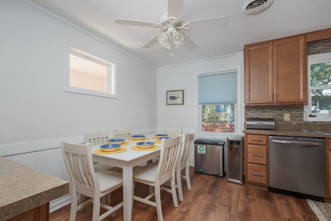 Building Photo - 4327 S Hammerhead Dr