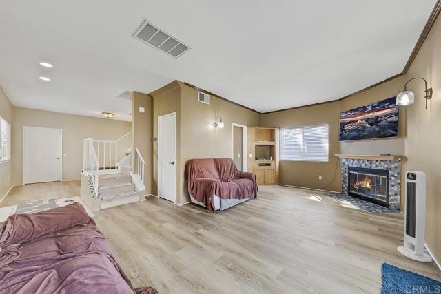 Building Photo - 1390 Palomar Pl