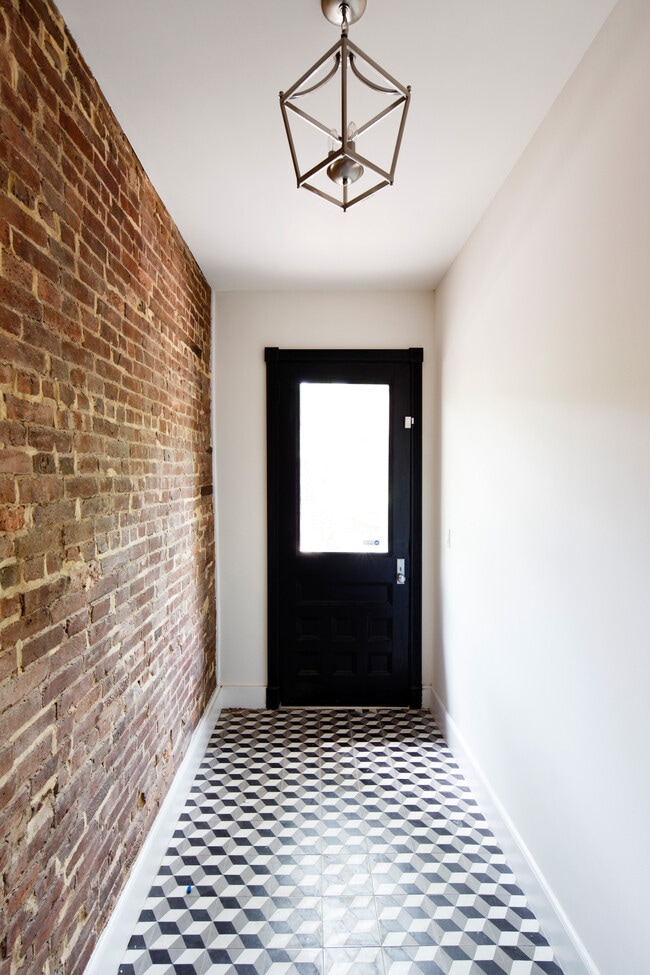 Building Photo - 751 Quincy St