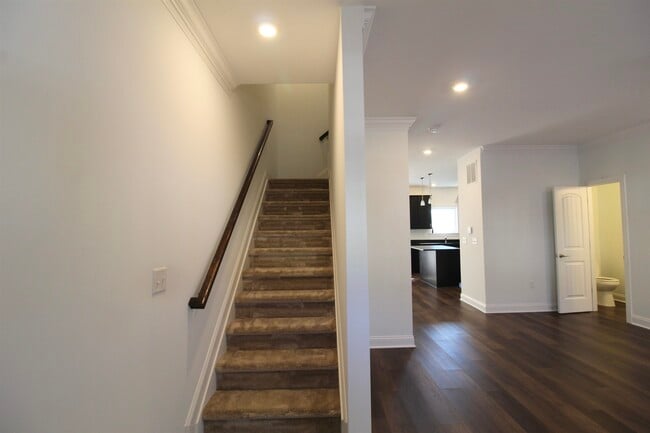 Building Photo - 1145 Bluemoon Dr