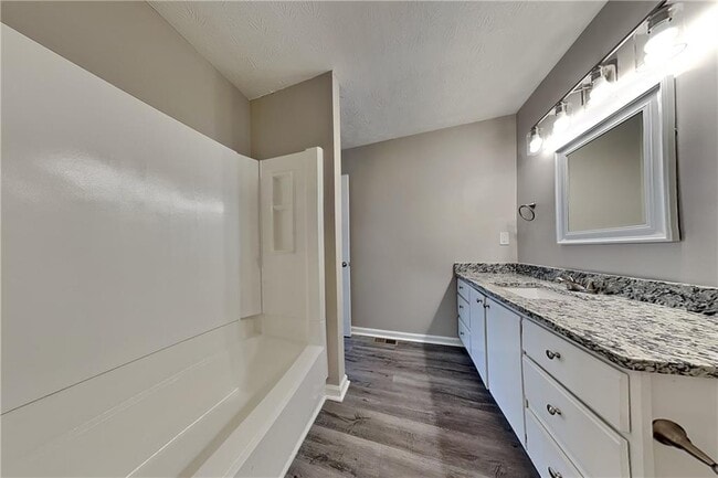 Building Photo - 554 Sherwood Oaks Rd