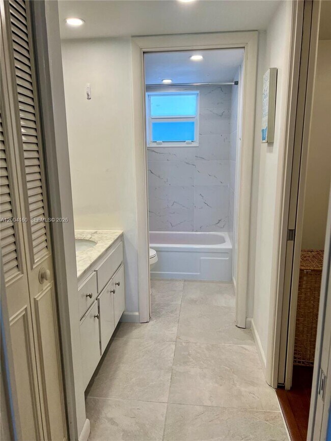 Building Photo - 1481 S Ocean Blvd