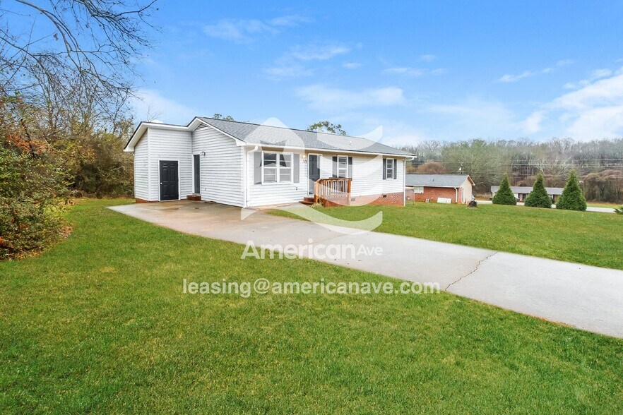 Building Photo - 213 Range View Rd