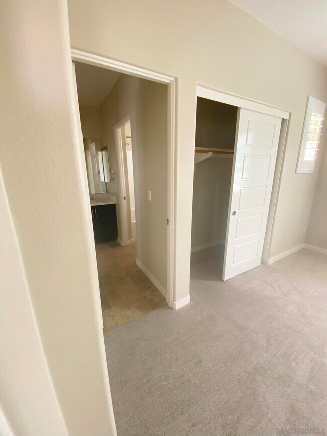 Building Photo - 7422 Sitio Montilla