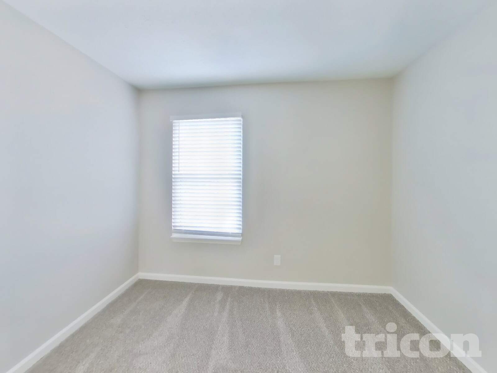 Building Photo - 1233 River Ridge Dr