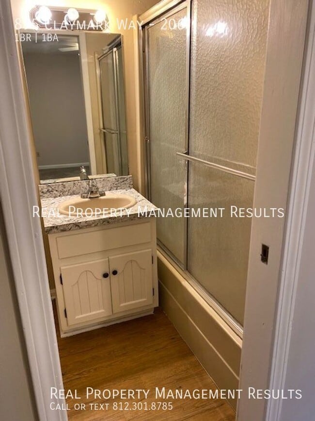 Building Photo - 895 Claymark Way