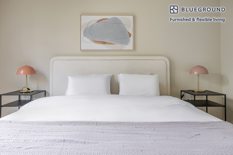 Building Photo - 5535 Westlawn Ave