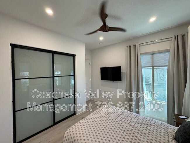 Building Photo - 74635 Tesla Dr