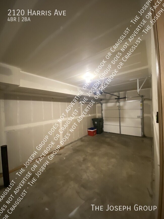 Building Photo - 2120 Harris Ave