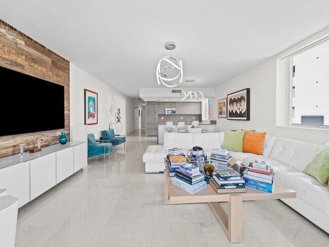 Building Photo - 400 Sunny Isles Blvd