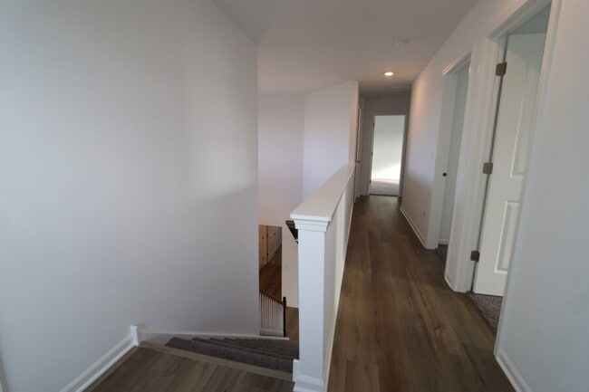 Building Photo - 608 Henry Ln