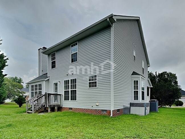 Building Photo - 1120 Birch Hill Dr