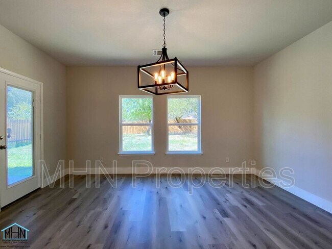 Building Photo - 7913 Cactus Plum Dr