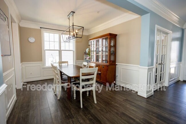 Building Photo - 2425 Morgans Point Dr