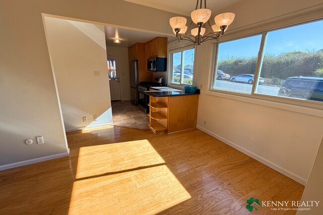 Building Photo - Beautifully Updated 3 Bedroom Home in Sout...