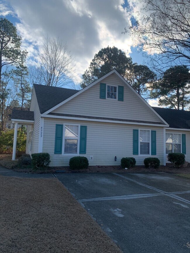 Building Photo - 2 Bedroom 2 Bath Townhouse Available Now on Jasmine Cove Way