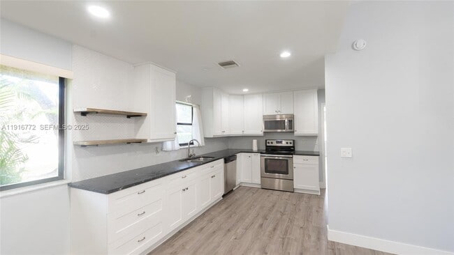 Building Photo - 3115 NW 12th St