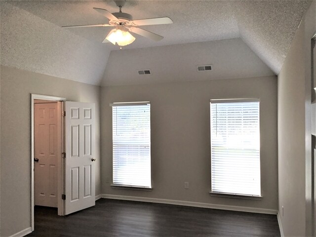 Building Photo - 2839 Oakglade Ct