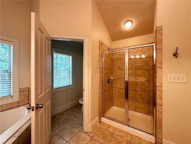 Building Photo - 5132 Meridian Ln